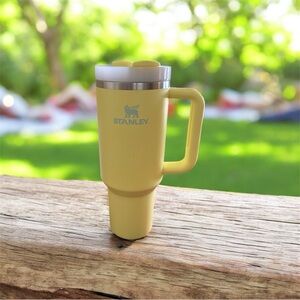 Stanley 40 Oz Quencher H2.0 Yellow Stainless Steel Tumbler W/ Lid Flowstate